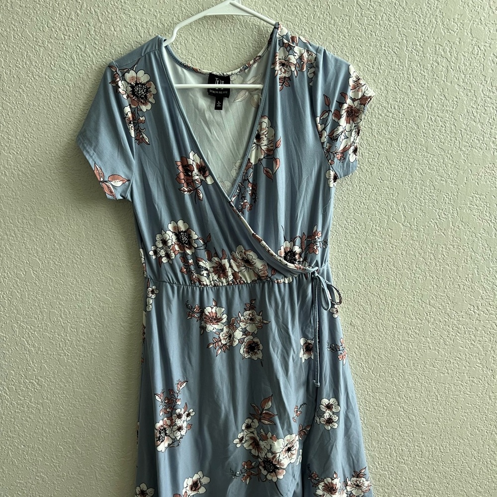 Derek Heart Floral Wrap Dress in Blue Floral- Size Large